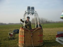 Sétarepülés hőlégballonnal, kilátás a kosárból