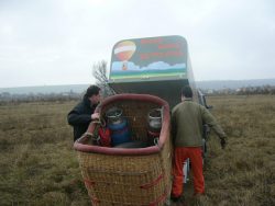 A hőlégballon feláll az égőfejek melegítésétől